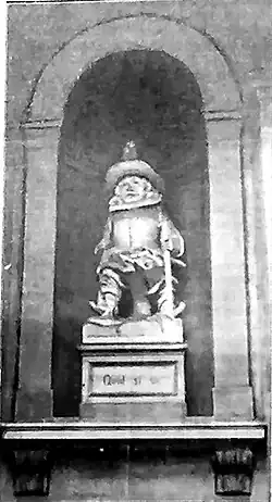 Petermänn-chenfigur von Heinrich Petters in der Hoffassade des Schlosses (1907)