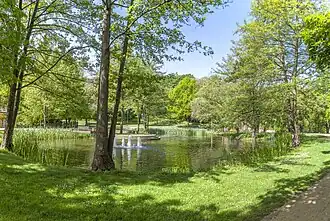 Grünanlage am Philosophengang, mit Teich