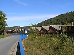 Die im Jahr 1920 erbaute 10.000 m² Sheddachhalle der Seidenweberei.