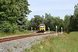Streckenverzweigung in Selb-Plößberg, links ein Triebzug des Typs LINT 41 der Oberpfalzbahn auf der Strecke nach Cheb