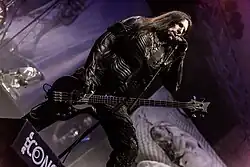 Sänger und Bassist Spiros Antoniou