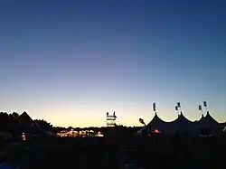 Das Serengeti Festival-Gelände bei Abenddämmerung