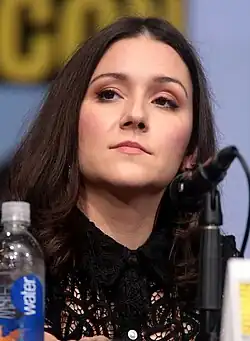 Shannon Woodward (2017)