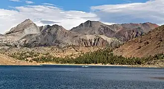 Excelsior Mountain (rechts), Shepherd Crest (links)
