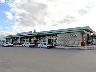 Ansicht des Bahnhofs (Juni 2004)