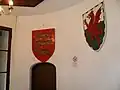 Wappenschilder im Vorraum