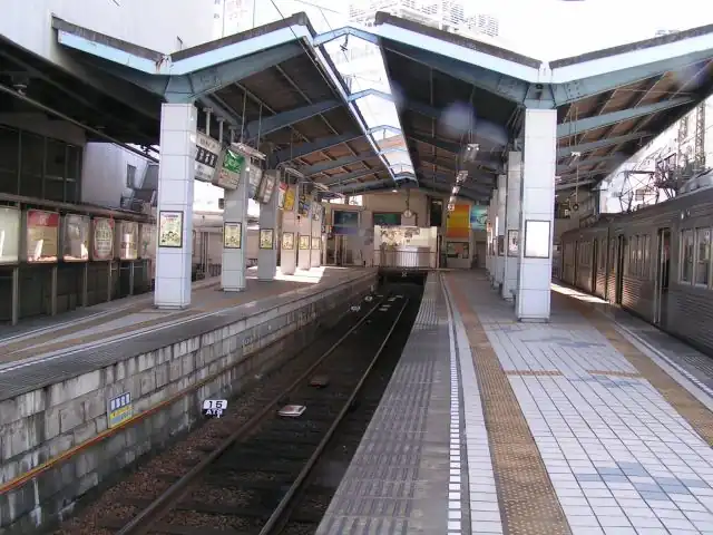 Gleis 3 vor der Sanierung (17. November 2005)