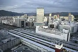 Panoramablick auf die Nordseite des Bahnhofs Shizuoka
