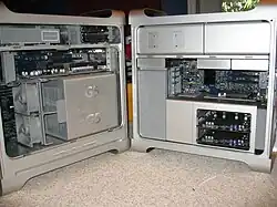 Innenansicht: links Power Mac G5, rechts Mac Pro