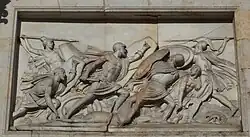 Relief, Stadtseite links