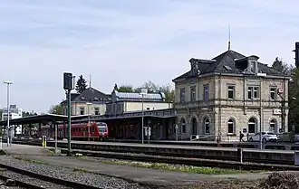 Empfangsgebäude, Gleisseite (2015)