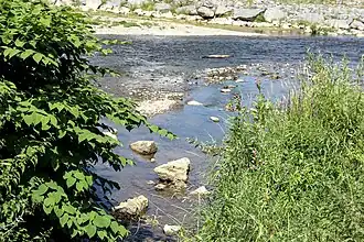 Mündung des Hellenbach (unten) in die Ahr