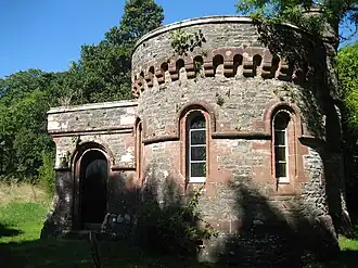 Ehemaliges Torhaus an der Einfahrt zu den Ländereien der früheren Burg