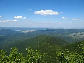 Blick auf den die Berge nahe der Stadt Skole