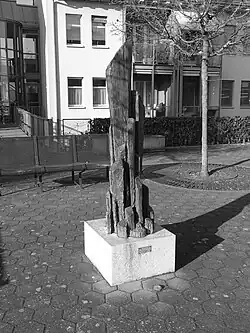 Skulptur Sinfonia, 1971. Von Folke Truedsson (1913–1989). Auf dem Mühleplatz in Aesch, Kanton Basel-Landschaft, Schweiz