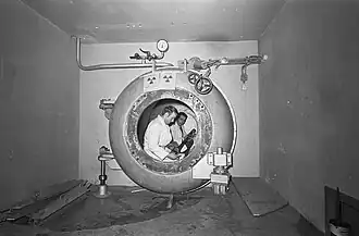 Druckschleuse im Betonschutzmantel des Kernkraftwerk Dodewaard