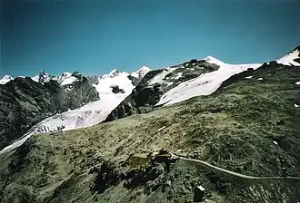 Der Monte Livrio (höchste Erhebung in der rechten Bildhälfte)