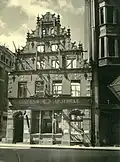 Sonnenapotheke Sögestraße 18, 20, im Jahr 1946, abgestützte Fassade