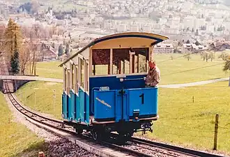 Wagen 1 kurz vor der Bergstation (1995)