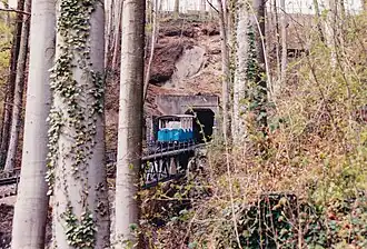 Wagen 2 bei der Tunneleinfahrt (1995)