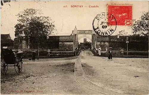 Straßenbahnschienen in der Zitadelle (Sơn Tây)