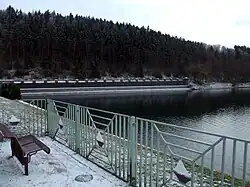 Schwelle der Hochwasserentlastung