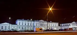 Das Bahnhofsgebäude im Jahr 2011