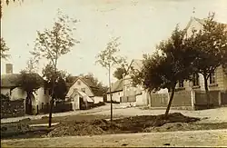 v. li. n. r. Haus Nr. 22, Haus Nr. 23 Dorfmühle, Haus Nr. 25, Haus Nr. 26, Haus Nr. 27 (ca. 1920)