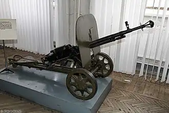 Dreibein des DSchK wurde zur Radlafette mit Schützensitz umgebaut