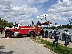 Tactical Support Unit&nbsp;1 lässt das Boot zu Wasser