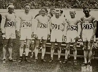 Das finnische Team (v.&nbsp;l.&nbsp;n.&nbsp;r.): Eino Rastas (14.), Martti Marttelin (3.) Ilmari Kuokka (24.), Verner Laaksonen (12.), Yrjö Korholin-Koski (7.) Väinö&nbsp;Sipilä&nbsp;(15.)