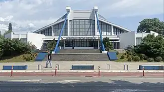 Eingang zur Haupthalle (Juni 2023)