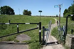 Statt des Zauntrittes ein „Squeeze stile“ aus Metall