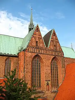 Paralleldach auf dem Querhaus der Katharinenkirche, Lübeck
