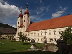 St. Lambrecht mit damals neuartiger Westfassade