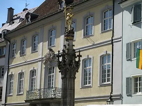 Georgsbrunnen auf dem Münsterplatz, Kopie von 1935 des alten Georgsbrunnens von 1520