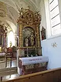 Rechter Seitenaltar mit der Figurengruppe Taufe Jesu