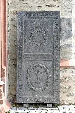 Basaltgrabplatte (1695)