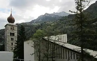 Das Gabelhorn (3136 m ü. M.) von St. Niklaus Dorf aus gesehen.