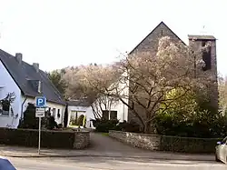 St. Servatius in Hoffnungsthal mit Pfarrhaus (2008)