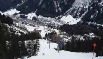 St.&nbsp;Anton am Arlberg, Blick vom Galzig ins Tal (Februar 2016)