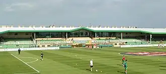 Die Haupttribüne des Dyskobolia-Stadions (2007)