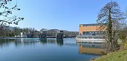 Staustufe Heubach mit Schleuse und Kraftwerk