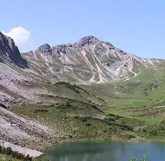 Steinkarspitze über der Lache