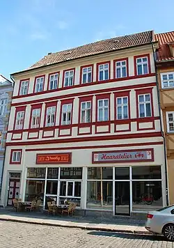 Wohn- und Geschäftshaus