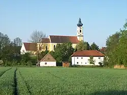 Stephansposching von Norden, vorne die frühere Mühle