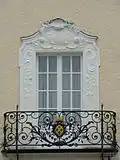 Balkon mit Wappen derer von Moy de Sons