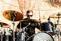 Schlagzeuger George Schmitz