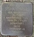 Selma Birmann vor der Fruchtallee 107