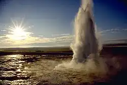 Eruption des Geysirs Strokkur in Island